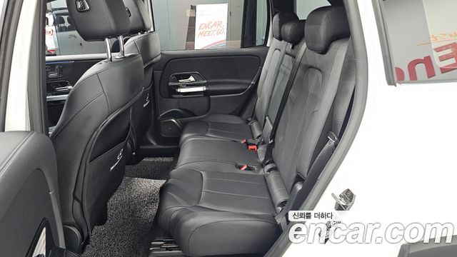 Mercedes-Benz GLB-Class 2024 — photo 18