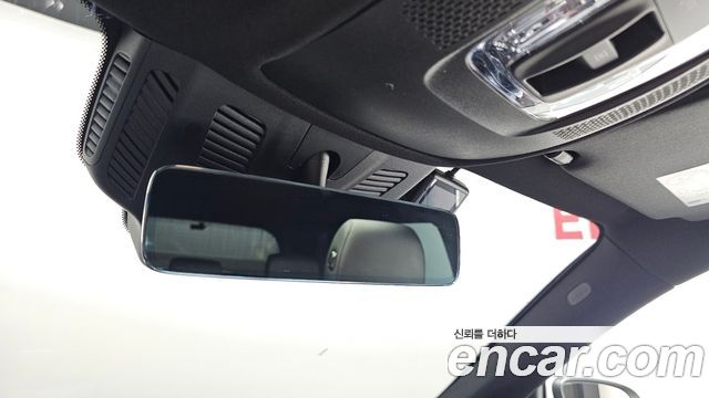 Mercedes-Benz GLB-Class 2024 — photo 25