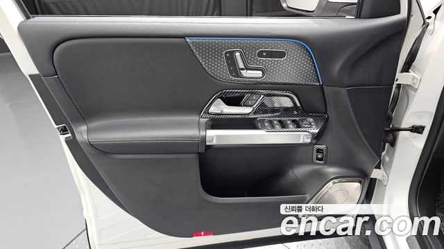 Mercedes-Benz GLB-Class 2024 — photo 14