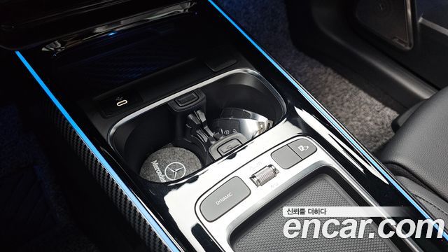 Mercedes-Benz GLB-Class 2024 — photo 27