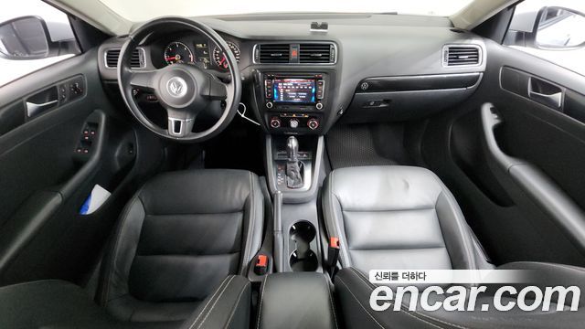Volkswagen Jetta 2012 — photo 7