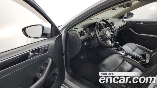 Volkswagen Jetta 2012 — photo 10