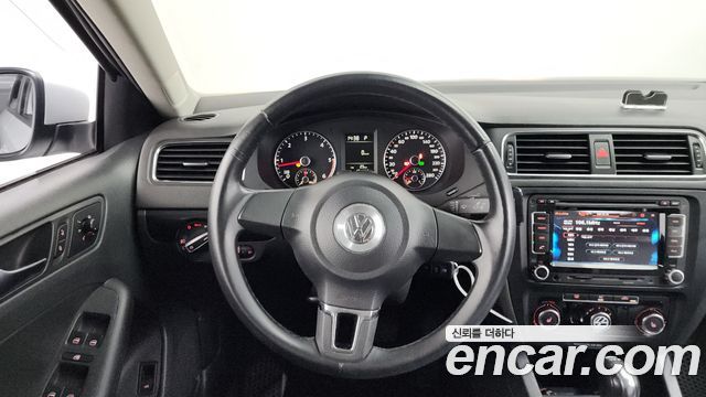 Volkswagen Jetta 2012 — photo 13