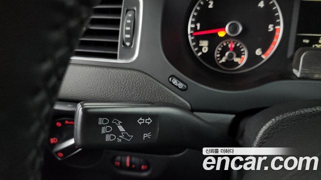 Volkswagen Jetta 2012 — photo 15