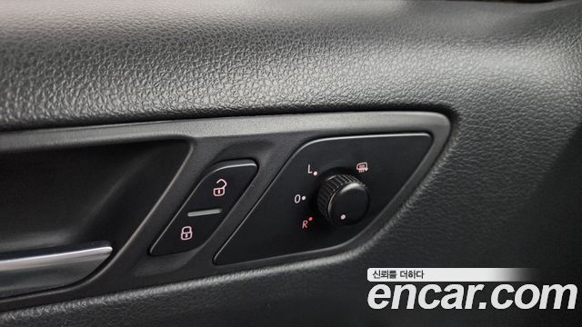 Volkswagen Jetta 2012 — photo 17