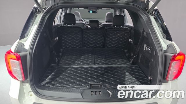 Ford Explorer 2020 — photo 24
