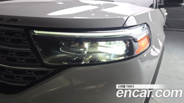 Ford Explorer 2020 — photo 8