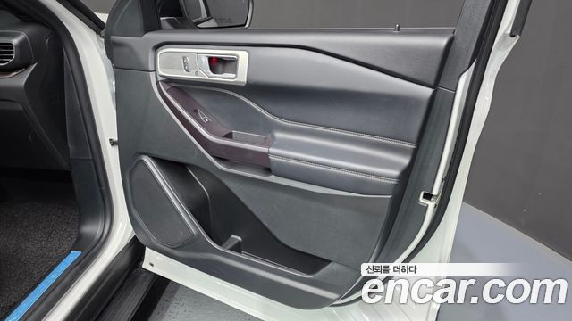 Ford Explorer 2020 — photo 14