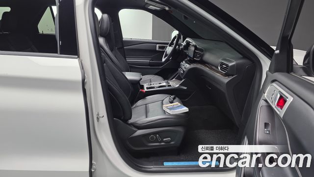 Ford Explorer 2020 — photo 16