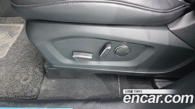 Ford Explorer 2020 — photo 31