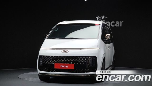 Hyundai Staria 2022 — photo 3