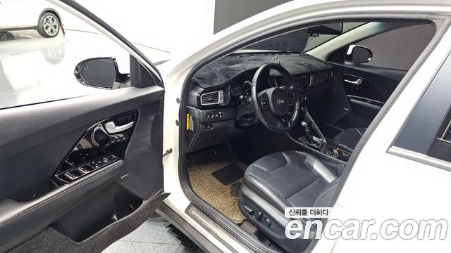 Kia Niro 2018 — photo 13