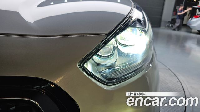 Kia Niro 2018 — photo 8