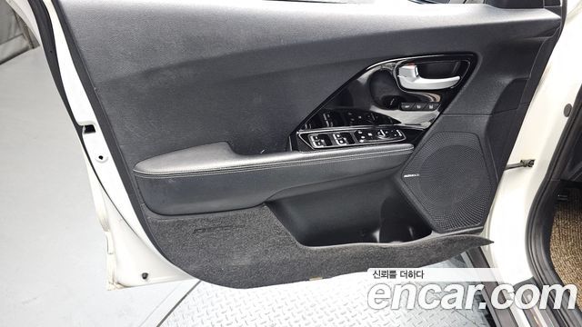 Kia Niro 2018 — photo 14