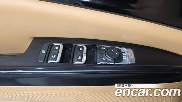 Kia Canival 2023 — photo 17