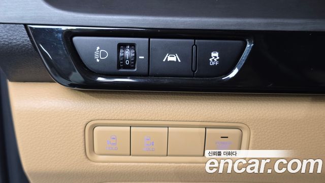 Kia Canival 2023 — photo 18