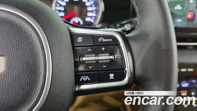 Kia Canival 2023 — photo 21