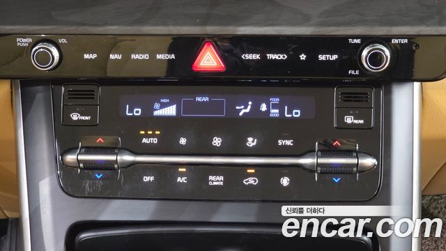 Kia Canival 2023 — photo 25