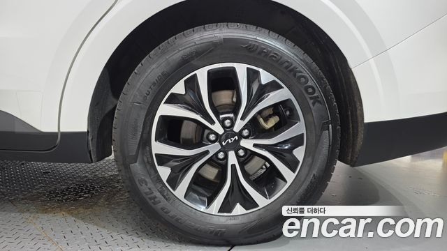 Kia Canival 2023 — photo 7