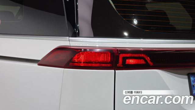 Kia Canival 2023 — photo 9
