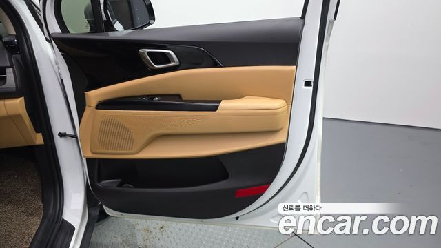Kia Canival 2023 — photo 15
