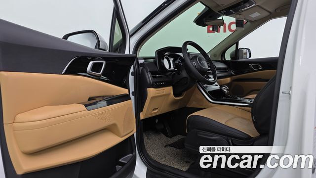 Kia Canival 2023 — photo 16