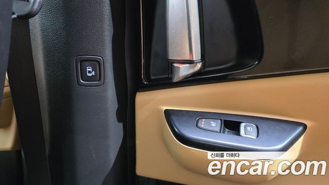Kia Canival 2023 — photo 28