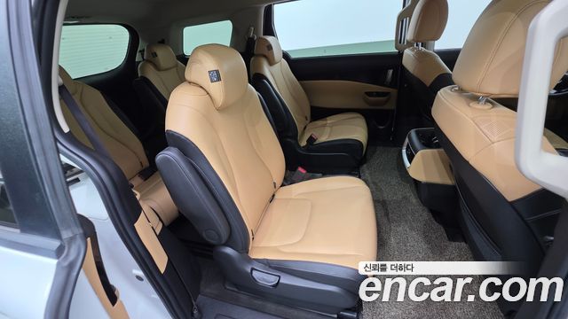 Kia Canival 2023 — photo 31