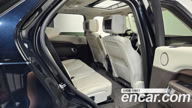 Land Rover Discovery 2020 — photo 17