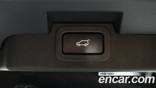 Land Rover Discovery 2020 — photo 25