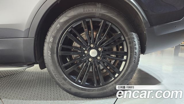 Land Rover Discovery 2020 — photo 7