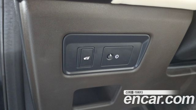 Land Rover Discovery 2020 — photo 29