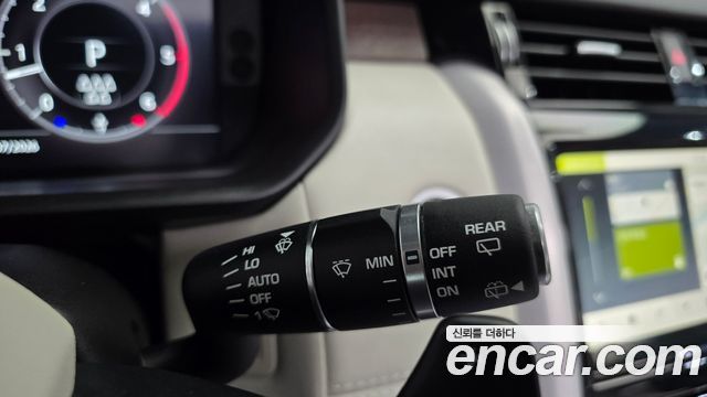 Land Rover Discovery 2020 — photo 34