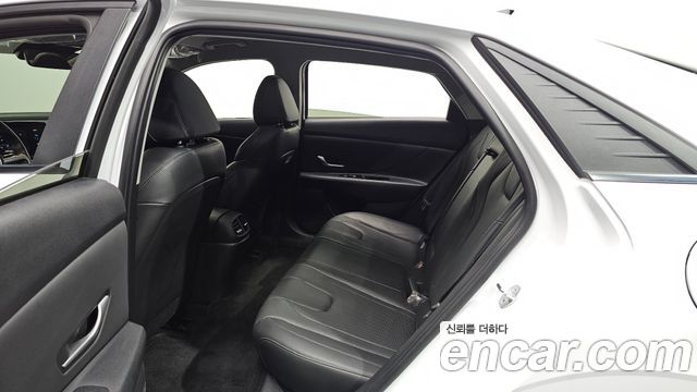 Hyundai AVANTE 2023 — photo 18