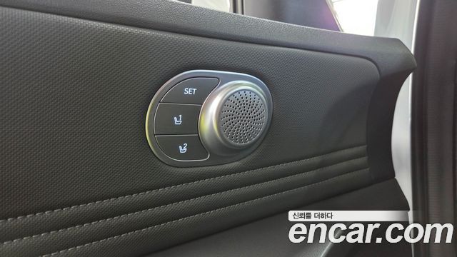 Hyundai AVANTE 2023 — photo 19