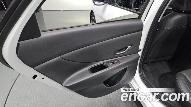 Hyundai AVANTE 2023 — photo 15