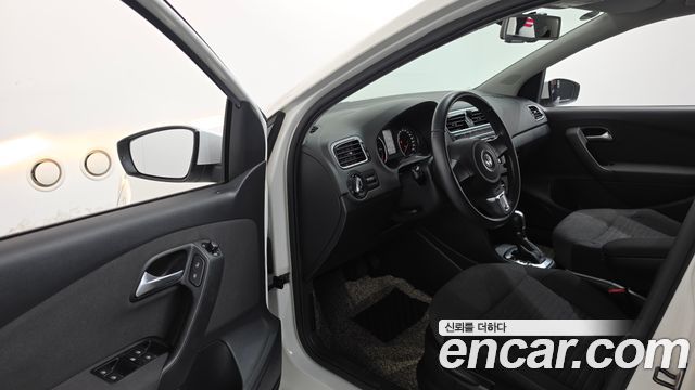 Volkswagen Polo 2014 — photo 10