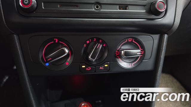 Volkswagen Polo 2014 — photo 18