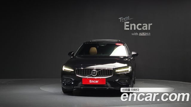 Volvo S60 2023 — photo 3