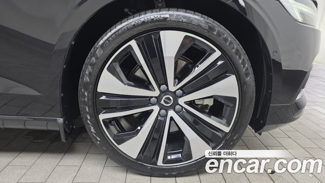 Volvo S60 2023 — photo 5