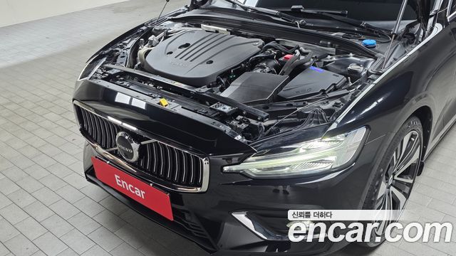 Volvo S60 2023 — photo 6