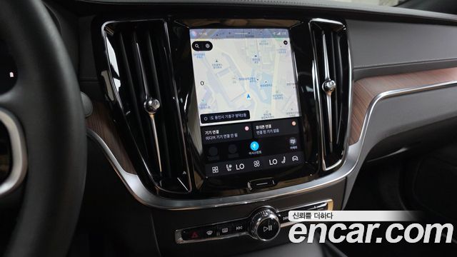 Volvo S60 2023 — photo 19