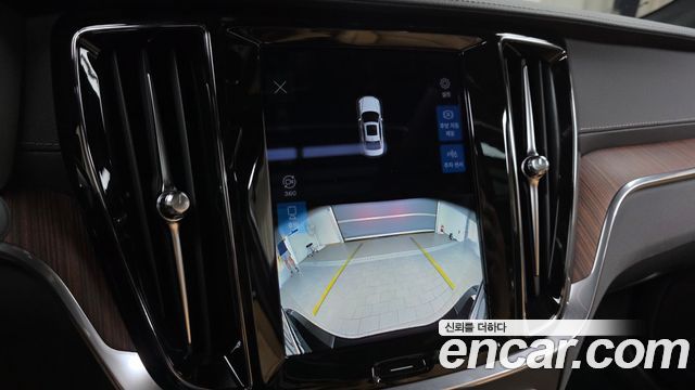 Volvo S60 2023 — photo 22