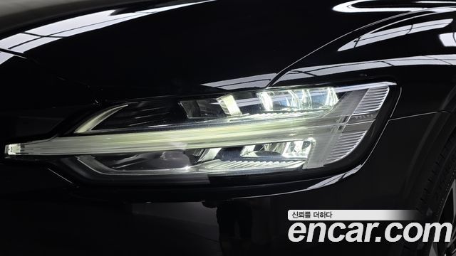 Volvo S60 2023 — photo 8
