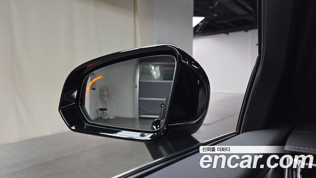 Volvo S60 2023 — photo 28