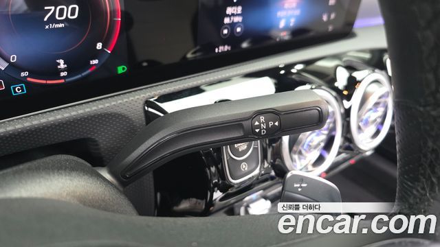 Mercedes-Benz CLA-Class 2020 — photo 12