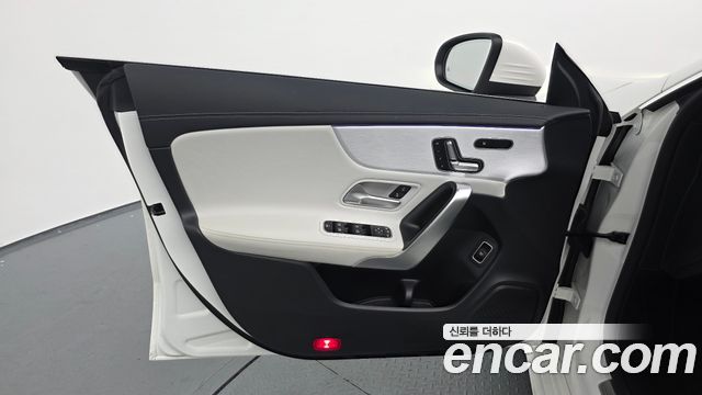 Mercedes-Benz CLA-Class 2020 — photo 14