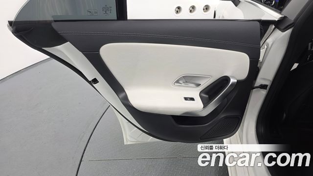 Mercedes-Benz CLA-Class 2020 — photo 15