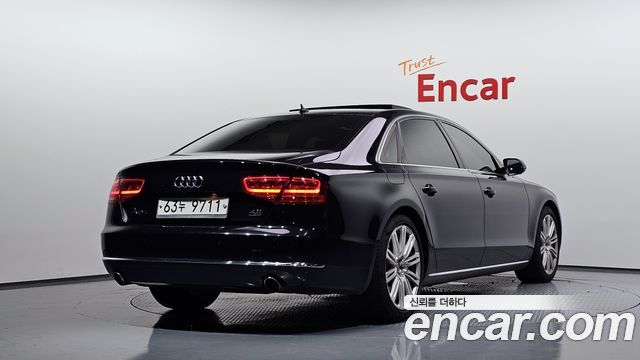 Audi A8 2012 — photo 2