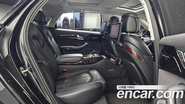 Audi A8 2012 — photo 11